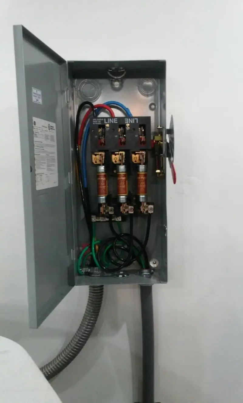 Three-phase disconnect switch installed for Electrical Wiring & Rewiring in Gibson City